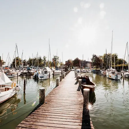 Chiemsee Gartenblick 公寓